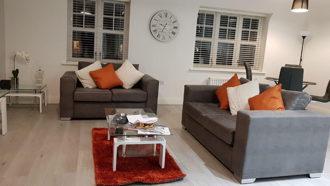 Helios Court Penthouse Serviced Apartment By Ferndale 메이든헤드 외부 사진