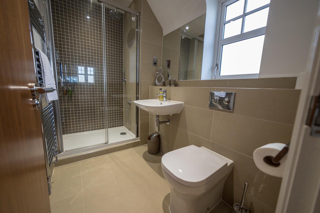 Helios Court Penthouse Serviced Apartment By Ferndale 메이든헤드 외부 사진