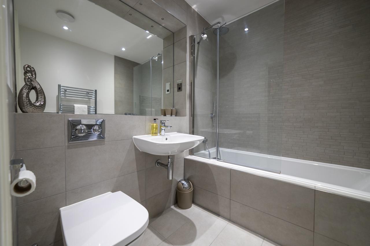 Helios Court Penthouse Serviced Apartment By Ferndale 메이든헤드 외부 사진