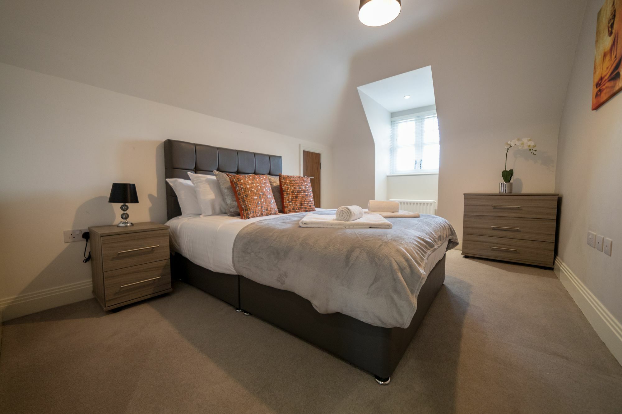 Helios Court Penthouse Serviced Apartment By Ferndale 메이든헤드 외부 사진
