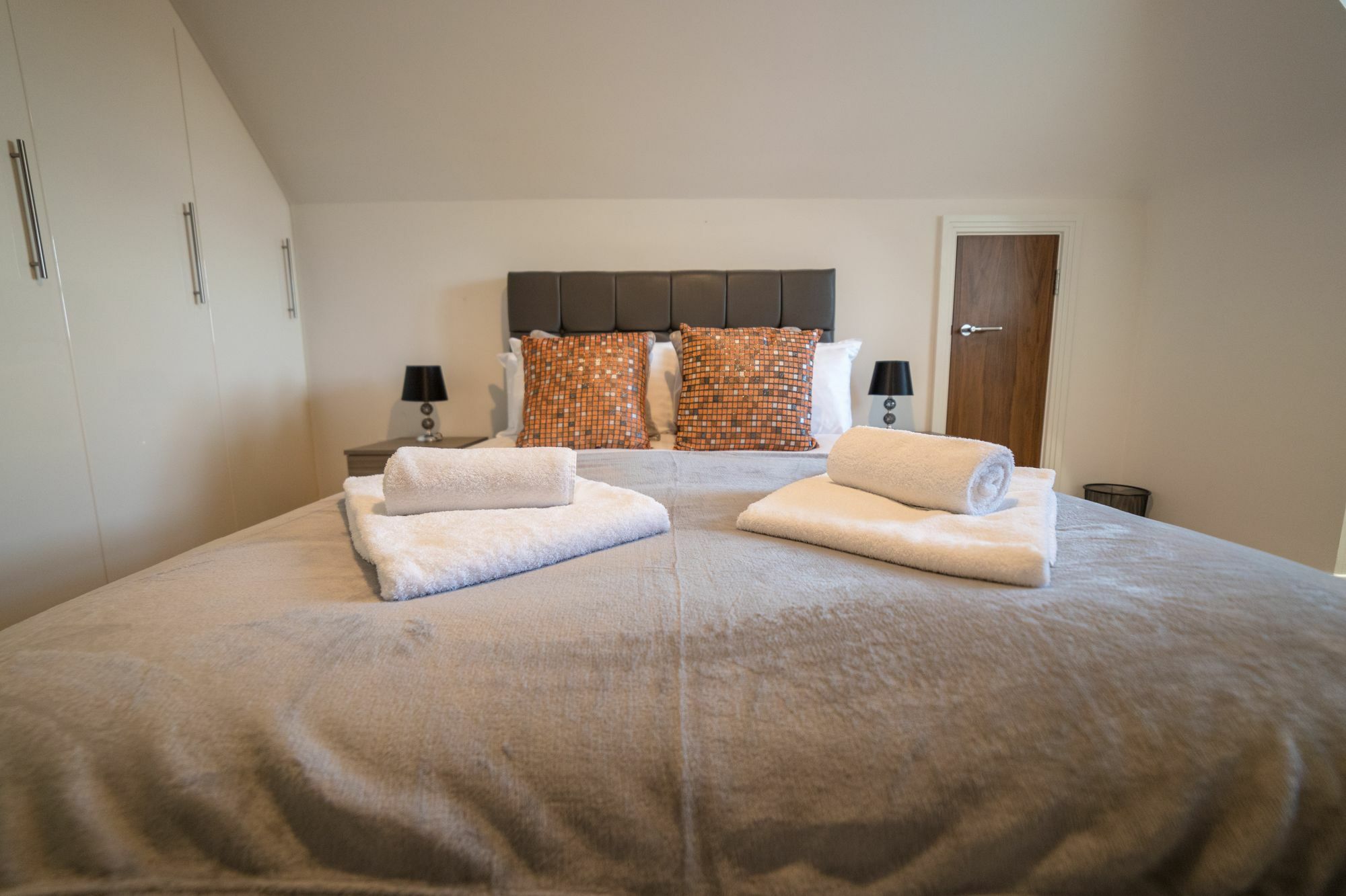 Helios Court Penthouse Serviced Apartment By Ferndale 메이든헤드 외부 사진
