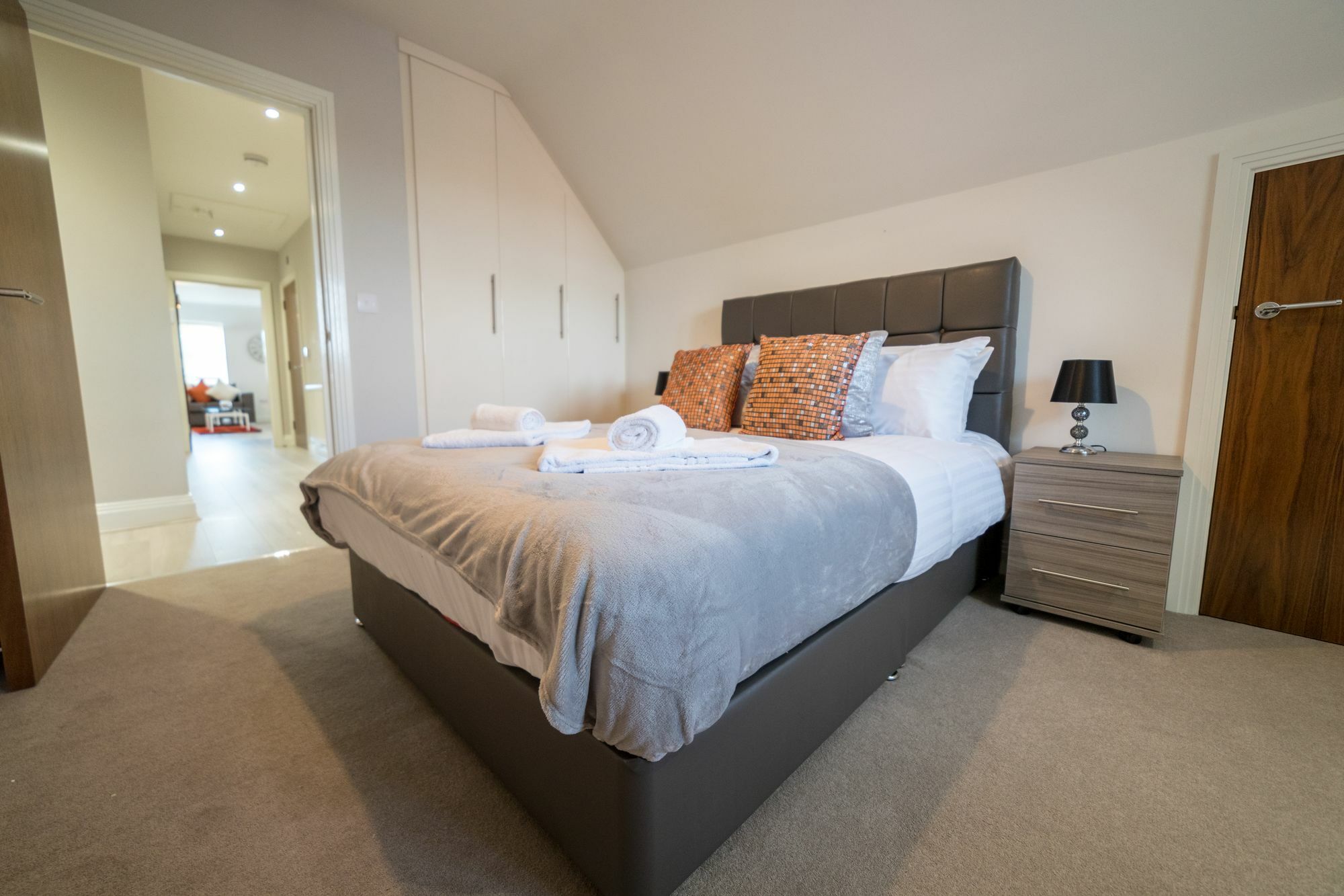 Helios Court Penthouse Serviced Apartment By Ferndale 메이든헤드 외부 사진