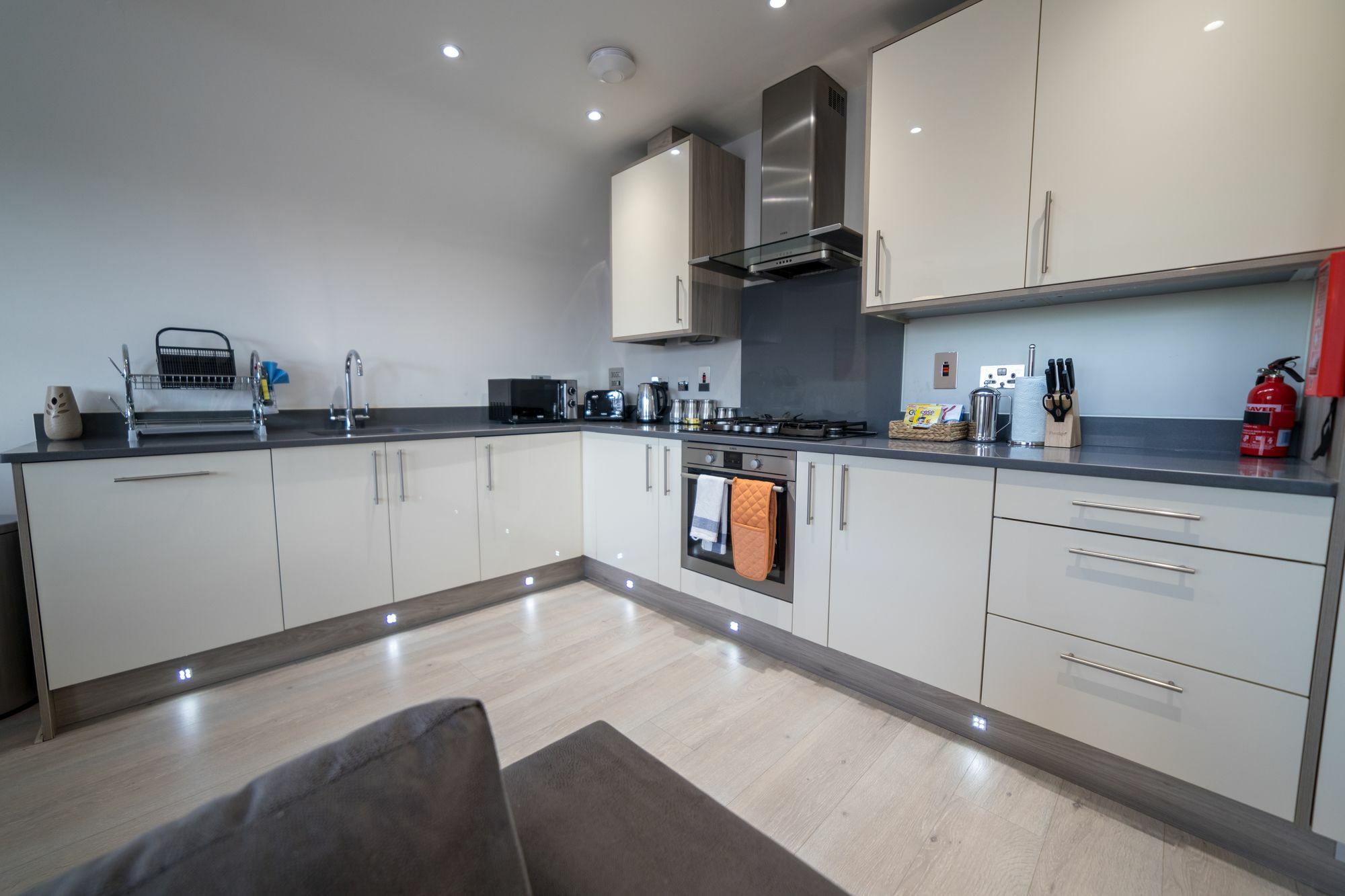 Helios Court Penthouse Serviced Apartment By Ferndale 메이든헤드 외부 사진